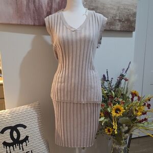 Elegant Beige Striped Skirt Set (T)